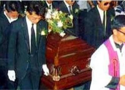 翁美玲出殡现场照片,哀悼之情溢于言表